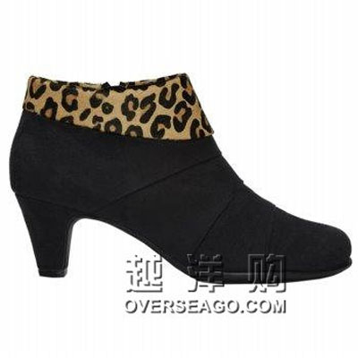 Aerosoles爱柔仕  2011新款女士低跟鞋 Play Pleat Boots(豹纹黑)，原价￥1058，限时仅售￥658！绝对正品，超低折扣，含美国直邮～