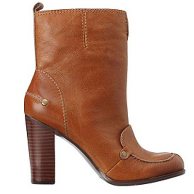 Nine West 玖熙 2011秋季新款铆钉圆头靴子 NICELY(黑色/棕色/灰白色)，原价￥1788，限时仅售￥1318！绝对正品，超低折扣，含美国直邮～