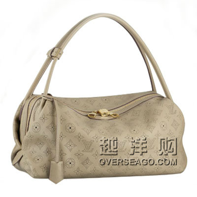 LOUIS VUITTON 路易威登 小牛皮镂空中号手袋  GALATEA (M93825) (裸色)，原价￥42000，限时仅售￥24888！绝对正品，超低折扣，含美国直邮～