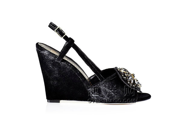JUICY COUTURE 橘滋 VICTOIRE WEDGE J1070133B女士新款楔形坡跟凉鞋(黑色)，原价￥3068，限时仅售￥2098！绝对正品，超低折扣，含美国直邮～