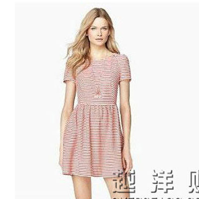 JUICY COUTOURE 橘滋 女士条纹短袖连衣裙TEXTURED STRIPED DRESS(JG005646)(多色)，原价￥2588，限时仅售￥1698！绝对正品，超低折扣，含美国直邮～