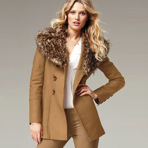 VICTORIA'S SECRET 维多利亚的秘密 新款女式人造毛领大衣 Faux-fur Collar Peacoat (棕色/枣红/黑色)，原价￥2128，限时仅售￥1298！绝对正品，超低折扣，含美国直邮～