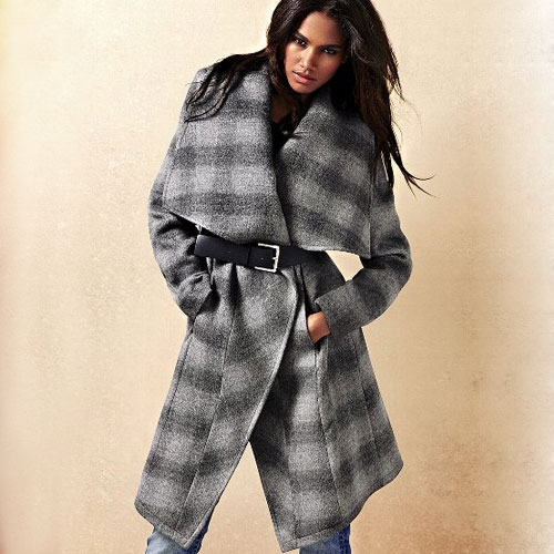 VICTORIA'S SECRET 维多利亚的秘密 新款大翻领羊毛大衣 Wool Blanket Wrap Coat (格子/纯黑)，原价￥2848，限时仅售￥1978！绝对正品，超低折扣，含美国直邮～