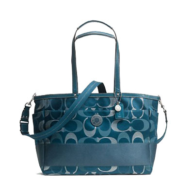 COACH 蔻驰 2012新款经典印花帆布单肩斜跨包(F20425)，原价￥3668，限时仅售￥2268！绝对正品，超低折扣，含美国直邮～