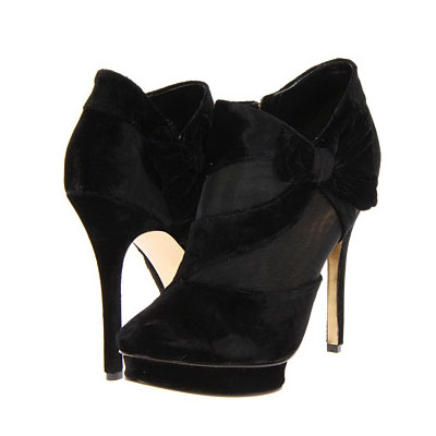 Nine West 玖熙 新款女士细高跟短靴 Amuse (黑色麂皮/黑色织布)，原价￥1898，限时仅售￥1158！绝对正品，超低折扣，含美国直邮～