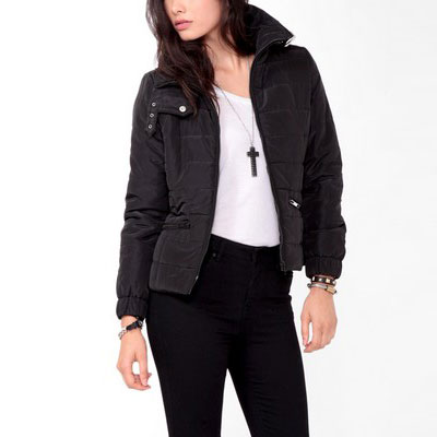 Forever 21 新款女士夹克 Buckled Collar Puffer Jacket (黑色/白色/海军色)，原价￥838，限时仅售￥418！绝对正品，超低折扣，含美国直邮～