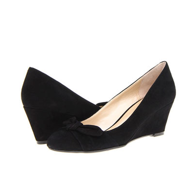Nine West 玖熙 新款女士绒面坡跟鞋 7Azul (黑色)，原价￥1218，限时仅售￥598！绝对正品，超低折扣，含美国直邮～