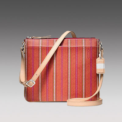 COACH 蔻驰 莱格西新款女士单肩斜挎包 LEGACY WEEKEND TICKING STRIPE MEDIUM SWINGPACK (F49249) (粉色/红色)，原价￥1868，限时仅售￥978！绝对正品，超低折扣，含美国直邮～