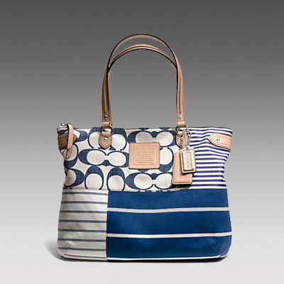 COACH 蔻驰 2013年新款女士单肩手提包 DAISY PATCHWORK EMMA TOTE (F23967) (蓝色)，原价￥2968，限时仅售￥1478！绝对正品，超低折扣，含美国直邮～