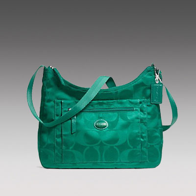 COACH 蔻驰 2013年新款女士单肩斜挎包 GETAWAY PACKABLE CROSSBODY (F77369) (黑色/绿色)，原价￥2178，限时仅售￥1048！绝对正品，超低折扣，含美国直邮～