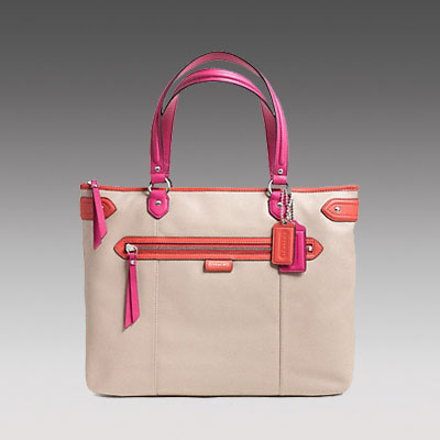 COACH 蔻驰 2013年新款女士单肩手提包 DAISY SPECTATOR LEATHER EMMA TOTE (F23922) (灰色)，原价￥3158，限时仅售￥1538！绝对正品，超低折扣，含美国直邮～