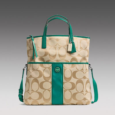 COACH 蔻驰 2013年新款女士经典LOGO单肩斜挎手提包 SIGNATURE STRIPE FOLDOVER TOTE (F23304) (绿色/粉红色)，原价￥2548，限时仅售￥1258！绝对正品，超低折扣，含美国直邮～