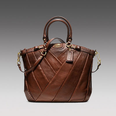 COACH 蔻驰 2013年新款女士压花单肩手提包 MADISON DIAGONAL PLEATED MIXED EXOTIC LINDSEY SATCHEL (F21318) (褐色)，原价￥4968，限时仅售￥2478！绝对正品，超低折扣，含美国直邮～