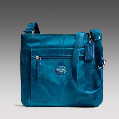 COACH 蔻驰 2013年新款女士单肩斜挎包 GETAWAY SIGNATURE NYLON FILE BAG (F77408) (蓝色/灰色)，原价￥1858，限时仅售￥968！绝对正品，超低折扣，含美国直邮～