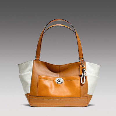 COACH 蔻驰 2013年新款女士单肩手提包 PARK COLORBLOCK CARRIE TOTE (F24065) (橙色/红色)，原价￥3348，限时仅售￥1678！绝对正品，超低折扣，含美国直邮～