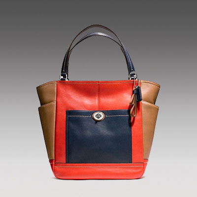 COACH 蔻驰 2013年新款女士单肩手提包 PARK COLORBLOCK NORTH/SOUTH TOTE (F24391) (橙色/红色)，原价￥3828，限时仅售￥1898！绝对正品，超低折扣，含美国直邮～