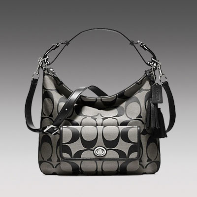 COACH 蔻驰 2013年新款女士单肩手提斜挎包 SIGNATURE COURTENAY HOBO (F22383) (黑色/红色)，原价￥3128，限时仅售￥1548！绝对正品，超低折扣，含美国直邮～