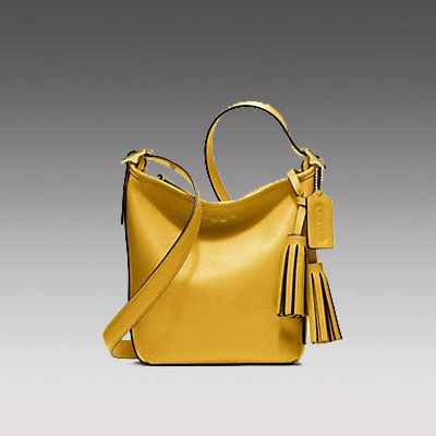 COACH 蔻驰 2013年新款女士单肩斜挎包 LEATHER MINNIE DUFFLE (F19901) (深黄色/红色)，原价￥2528，限时仅售￥1238！绝对正品，超低折扣，含美国直邮～