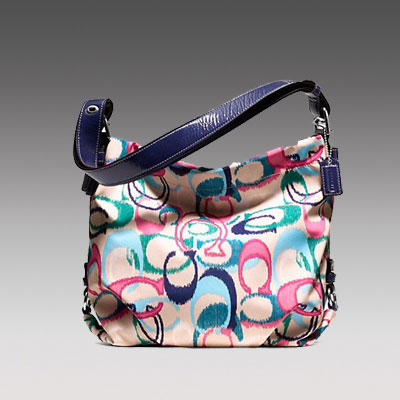 COACH 蔻驰 2013年新款女士单肩手提包 IKAT PRINT DUFFLE (F24941) (彩色)，原价￥2528，限时仅售￥1238！绝对正品，超低折扣，含美国直邮～