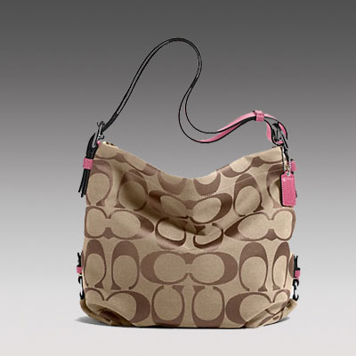 COACH 蔻驰 2013年新款女士单肩手提包 24CM SIGNATURE DUFFLE (F15067) (卡其色/黑色)，原价￥2528，限时仅售￥1238！绝对正品，超低折扣，含美国直邮～
