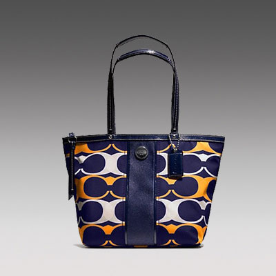 COACH 蔻驰 2013年新款女士经典LOGO单肩手提包 SIGNATURE STRIPE LINEAR SIGNATURE TOTE (F23908) (深蓝色)，原价￥2328，限时仅售￥1138！绝对正品，超低折扣，含美国直邮～