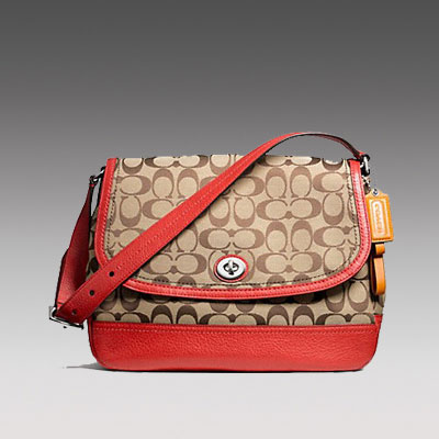 COACH 蔻驰 2013年新款女士经典LOGO单肩斜挎包 PARK SIGNATURE FLAP BAG (F23933)(红色/黑色/卡其色)，原价￥2758，限时仅售￥1368！绝对正品，超低折扣，含美国直邮～