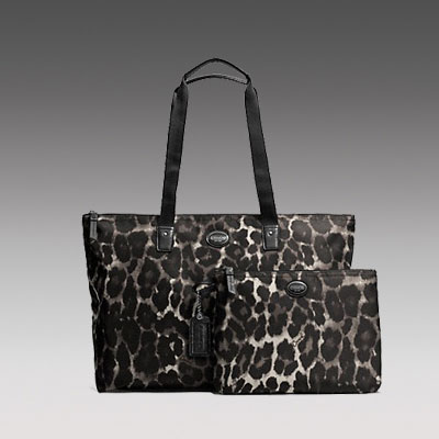 COACH 蔻驰 2013年新款女士单肩手提包 GETAWAY OCELOT PRINT PACKABLE WEEKENDER (F77405)(黑色/咖啡色)，原价￥2228，限时仅售￥1038！绝对正品，超低折扣，含美国直邮～